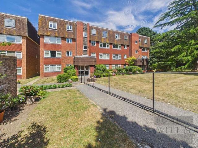 Flat for sale in Little Common, Heathlands
