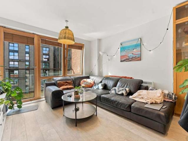 Flat for sale in The Dings, Bristol