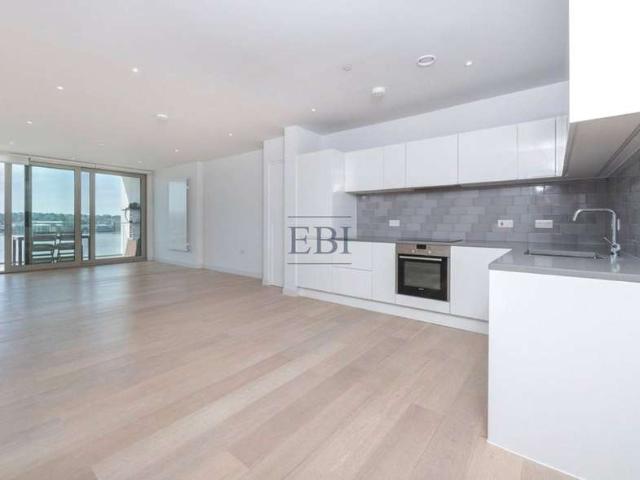 Flat for sale in Silvertown, Greater London
