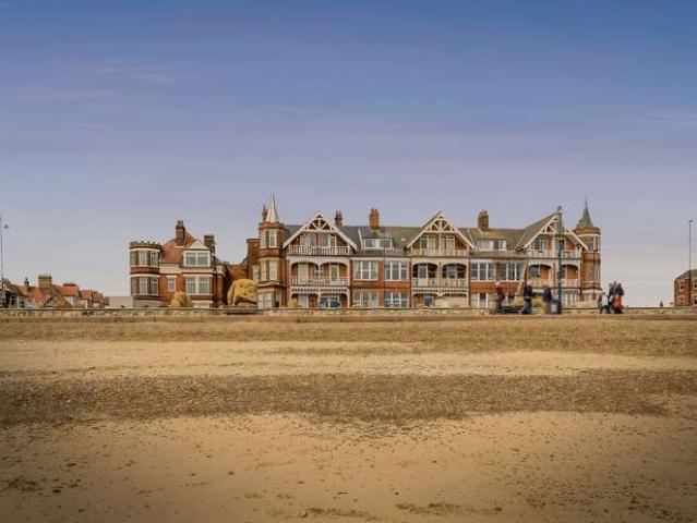 Flat for sale in Felixstowe, Eastbridge
