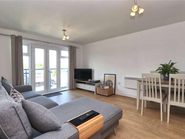 Flat for sale in Horsell, Woking