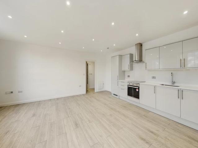Apartment for rent in Connaught Park, Bushey