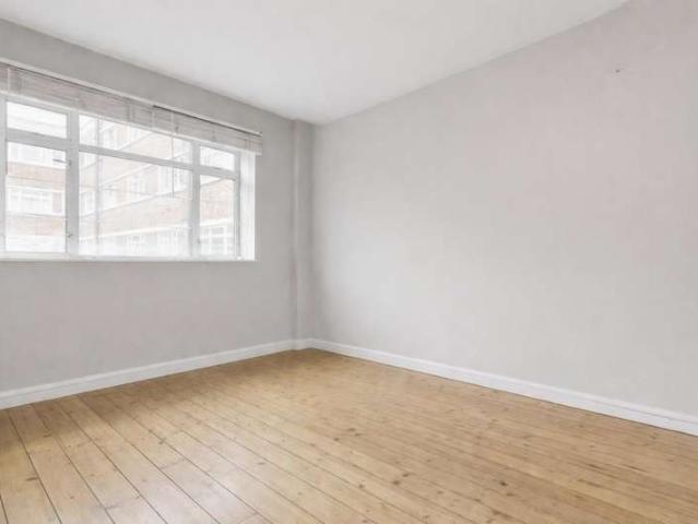 Flat for sale in West Kensington, Greater London