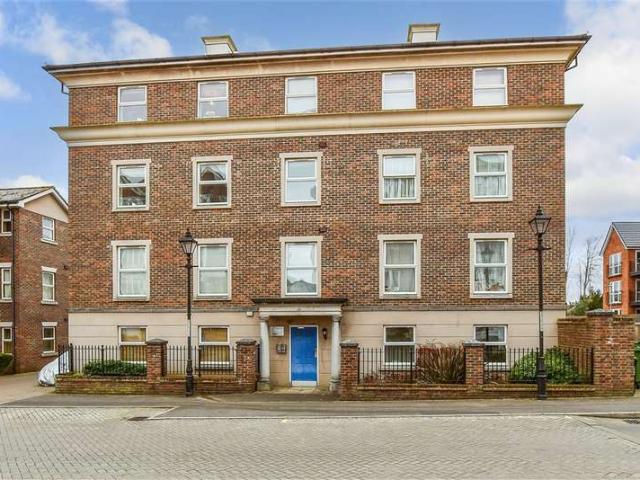 Flat for sale in Bourne Vale, Kent