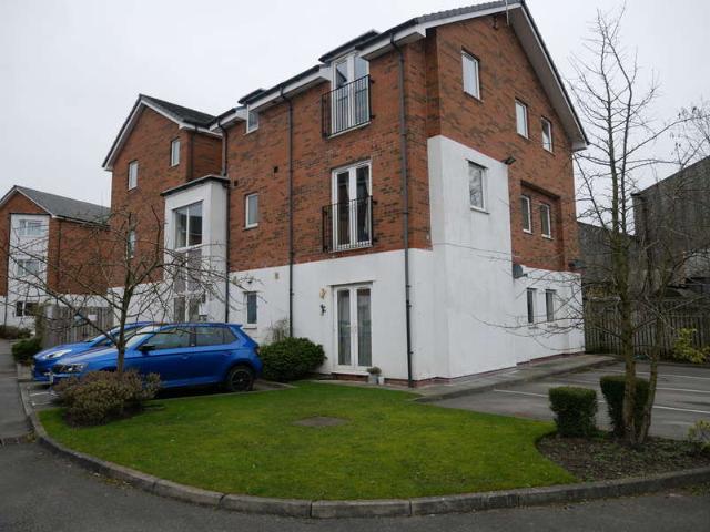 Flat for rent in Bank Top, Bury