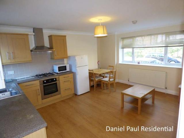 Flat for rent in London Borough of Ealing, Greater London