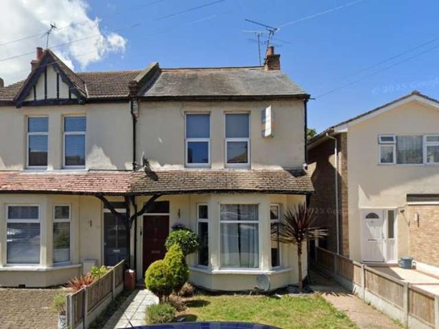 Flat for sale in North Shoebury, Alton Barnes