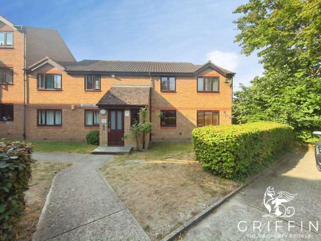 Flat for rent in Purfleet, Essex