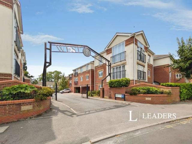 Flat for sale in Bitterne, City Of Southampton
