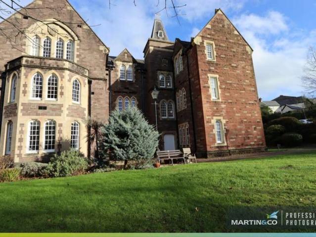 Flat for sale in Abergavenny