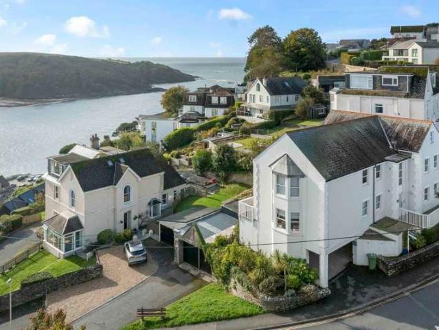 Flat for sale in Strode, Devon