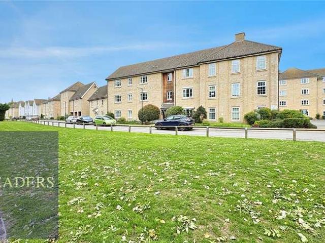 Flat for sale in Chelmondiston, Suffolk