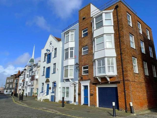 Flat for sale in Old Portsmouth, City Of Portsmouth