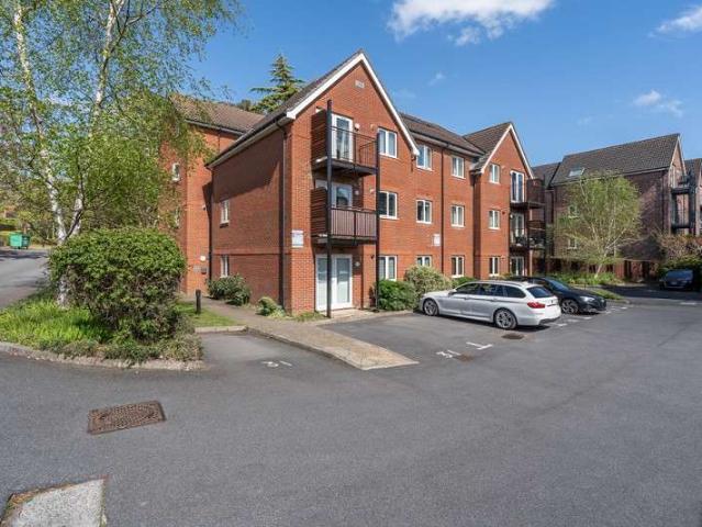 Flat for sale in Lowford, Helford