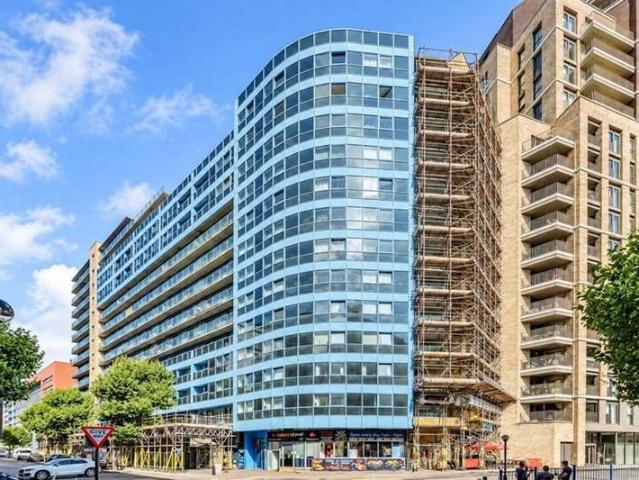 Flat for sale in Custom House, Greater London