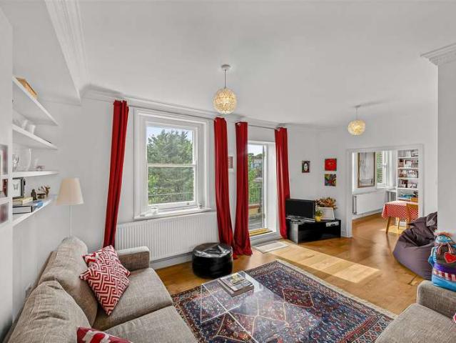Flat for sale in South Hampstead, Greater London