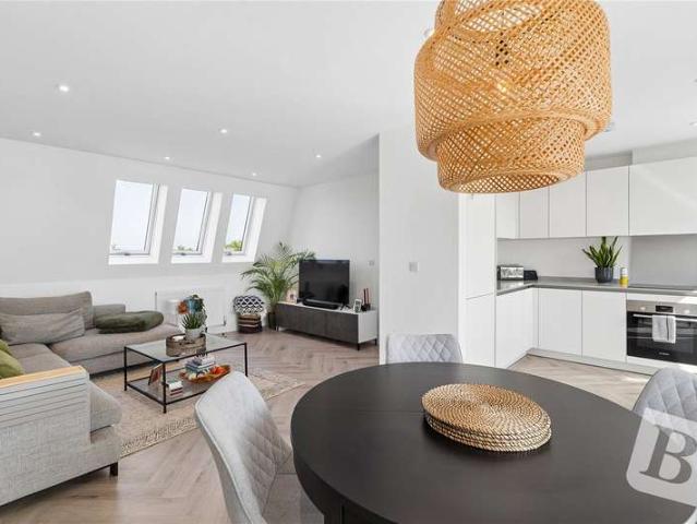 Flat for sale in Cranham, Greater London