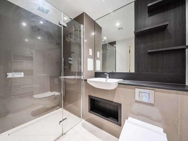 Flat for sale in Greenwich, East Greenwich