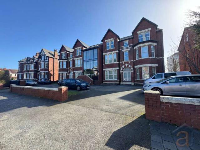 Flat for sale in Meols Cop, Southport