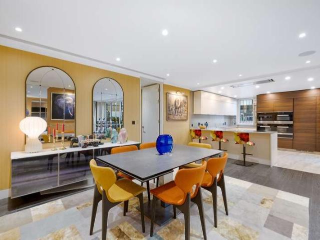 Flat for sale in Soho, Greater London