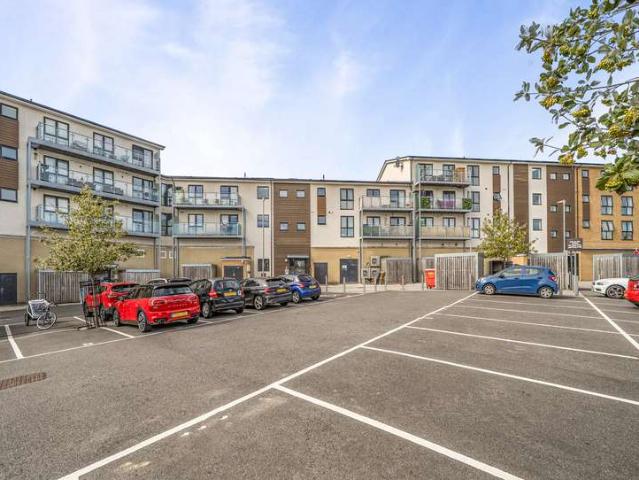 Flat for sale in Patchway, South Gloucestershire