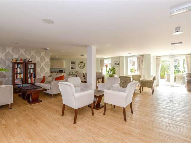 Flat for sale in Bridgefield, Kent