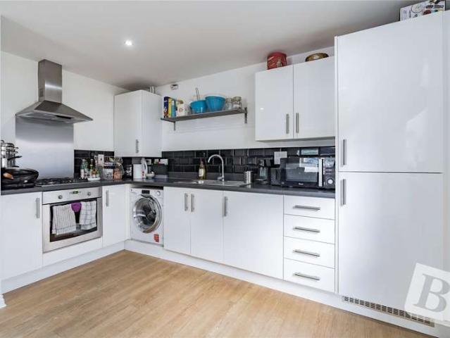 Flat for sale in Ongar, Epping