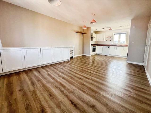 Flat for sale in Aldershot, Hampshire