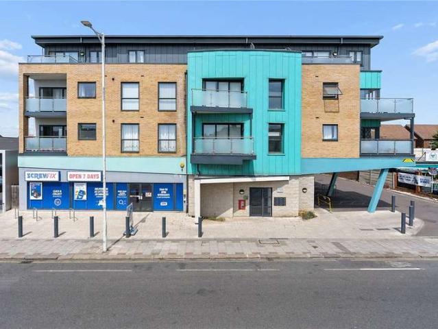 Flat for sale in Chadwell Heath, Greater London