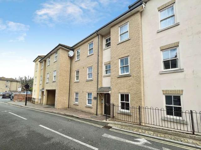 Flat for sale in Cowlease, Ventnor