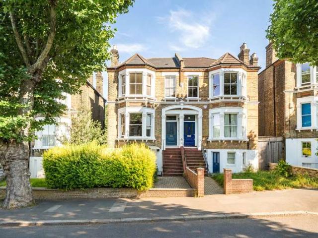 Flat for sale in London Borough of Lewisham, Greater London