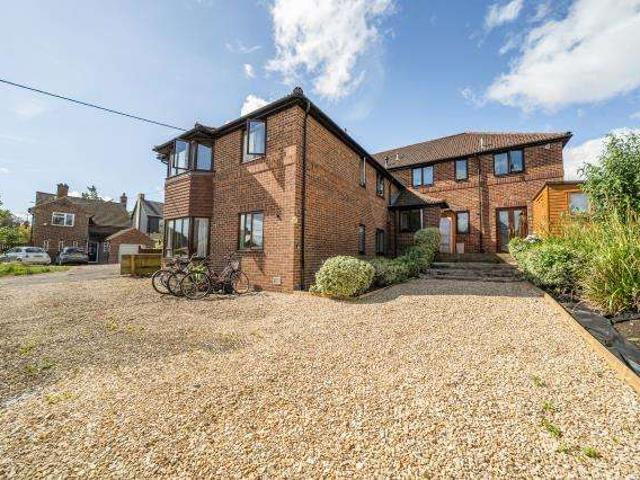 Flat for sale in Dromore, Oxfordshire