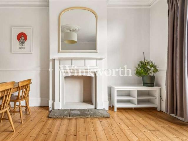 Flat for sale in London Borough of Haringey, Greater London