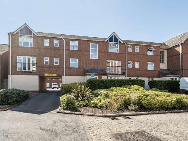 Flat for sale in Grimsbury, Cherwell