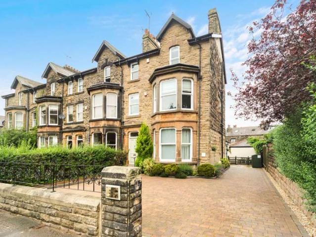 Flat for sale in High Harrogate, Harrogate