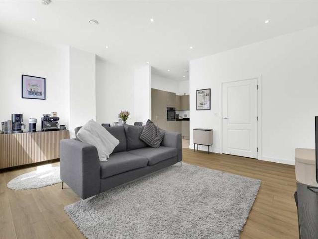 Flat for sale in Ratcliffe, Limehouse