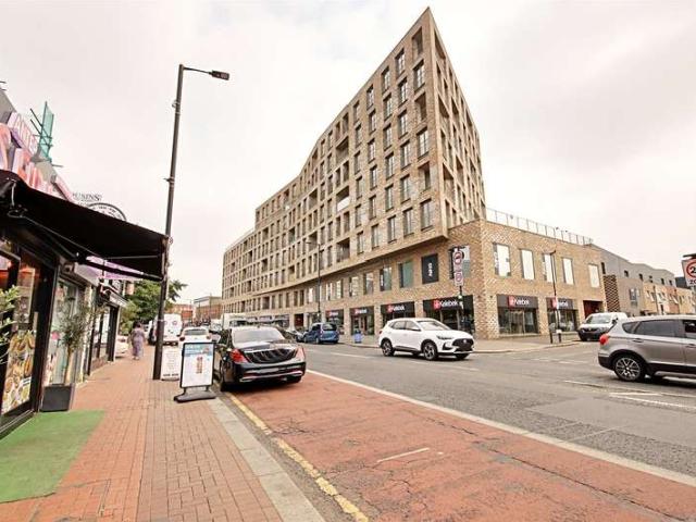 Flat for sale in Upper Edmonton, Greater London