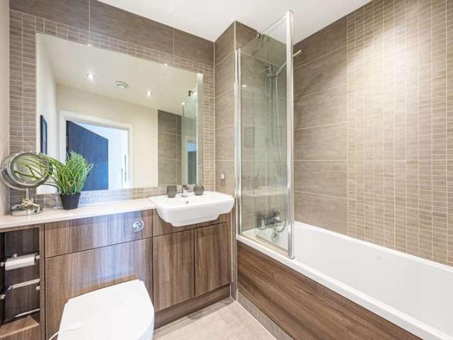 Flat for rent in Colindale, Colindale