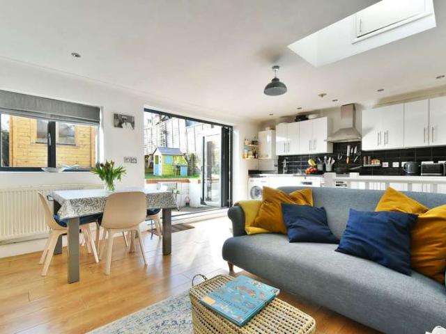 Flat for sale in London Borough of Lewisham, Greater London