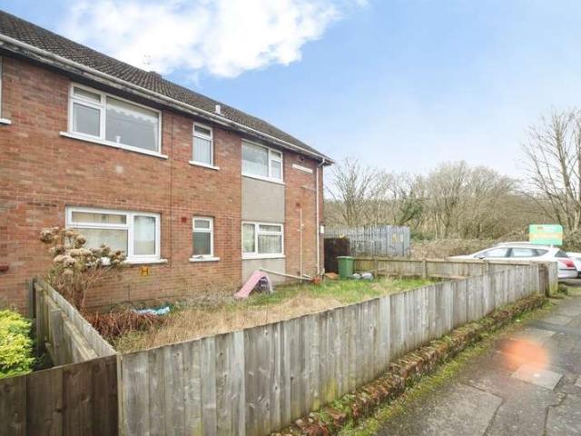 Flat for sale in Pontypridd, Wales