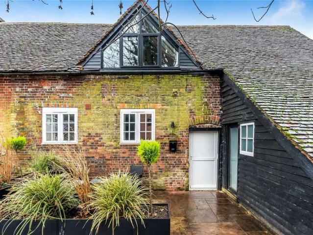 Flat for sale in Holloway Hill, Fole