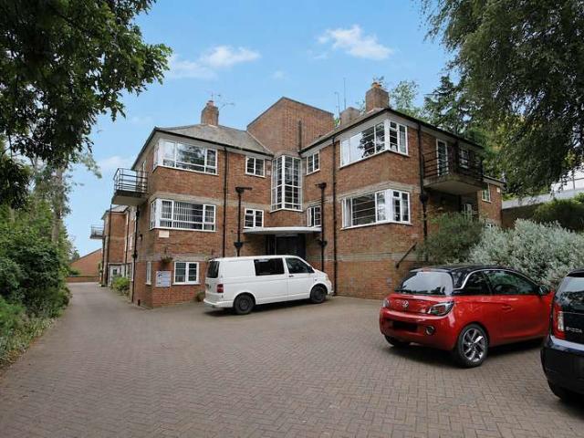 Flat for sale in Comberton, Rushock