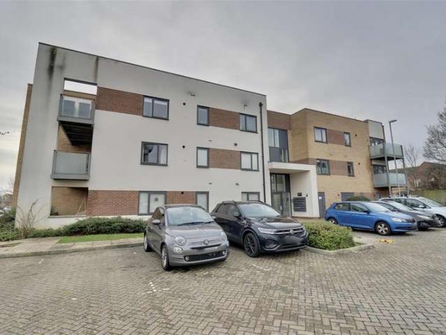 Flat for sale in Rowner, Middlecroft