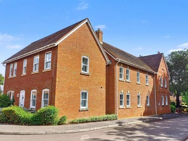 Flat for sale in Fulflood, Hampshire