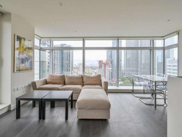 Flat for sale in Isle Of Dogs, Isle of Dogs