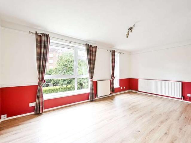 Flat for sale in Earlsfield, Earlsfield