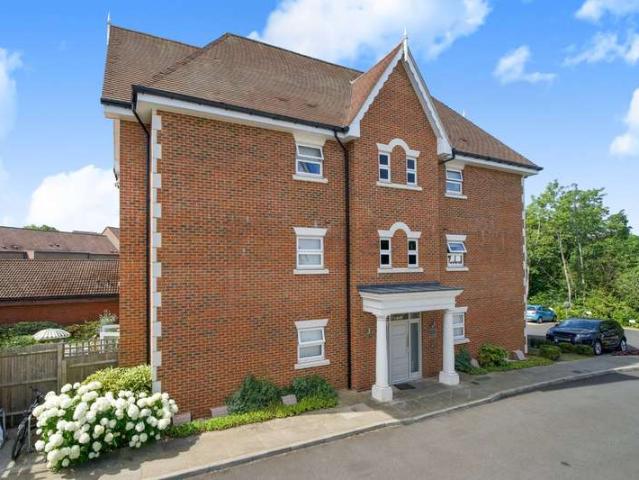 Flat for sale in Abbotswood, Westborough