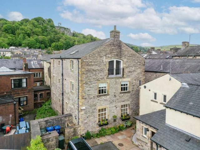 Flat for sale in Greenfoot, Settle