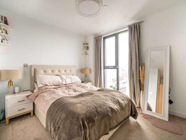 Flat for sale in Walthamstow, Leyton