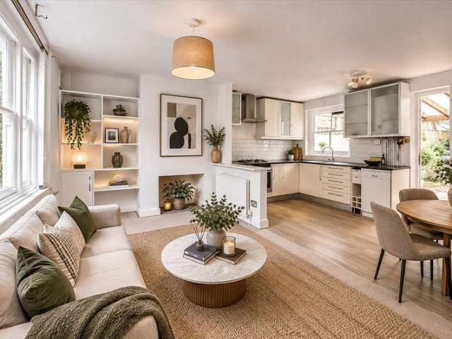 Flat for sale in Shepherd's Bush, Greater London